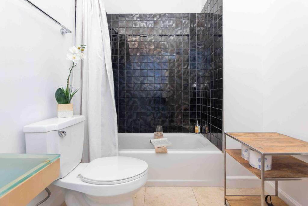 Apartment Downtown 1-br With Balcony - 5 Minutes To Wynwood
