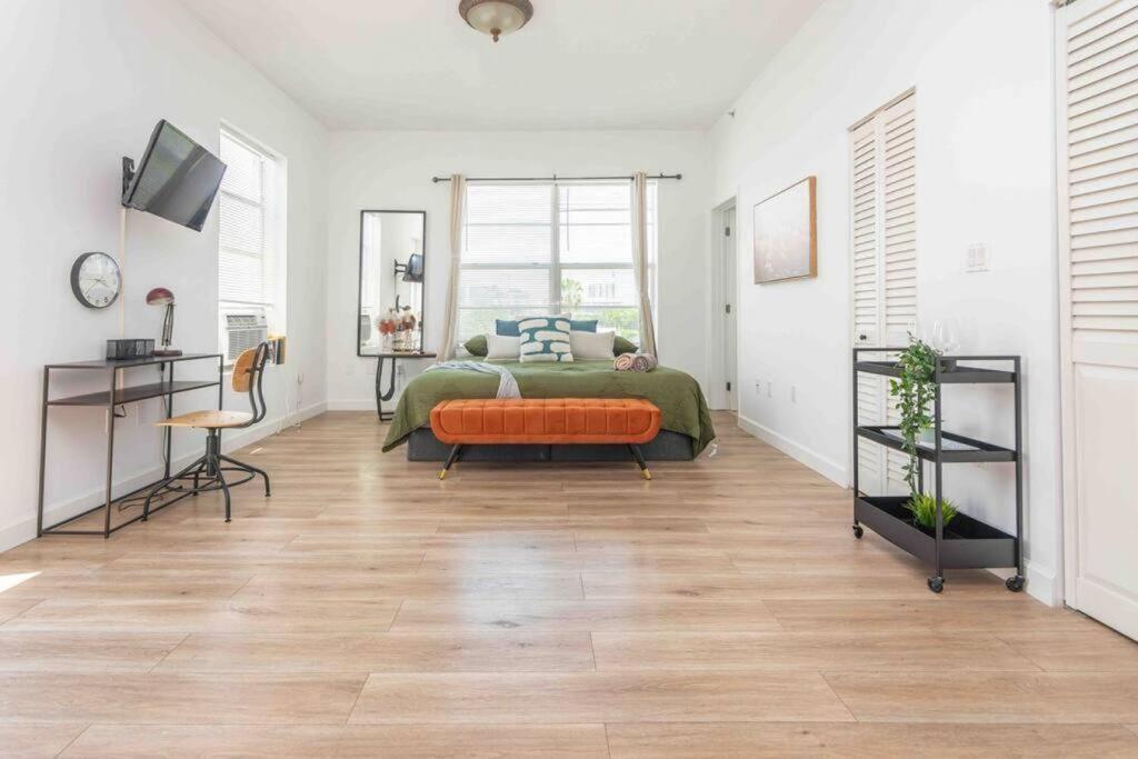 Downtown 1-br With Balcony - 5 Minutes To Wynwood * Miami