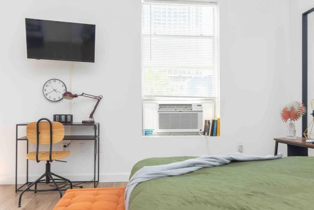 Apartment Downtown 1-br With Balcony - 5 Minutes To Wynwood Miami