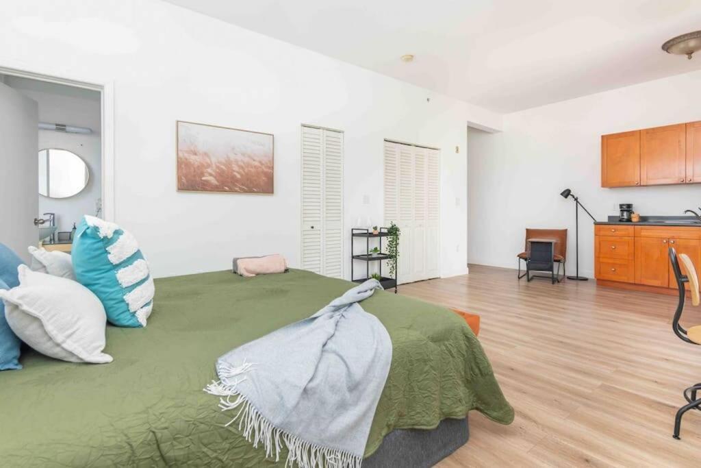 Apartment Downtown 1-br With Balcony - 5 Minutes To Wynwood *